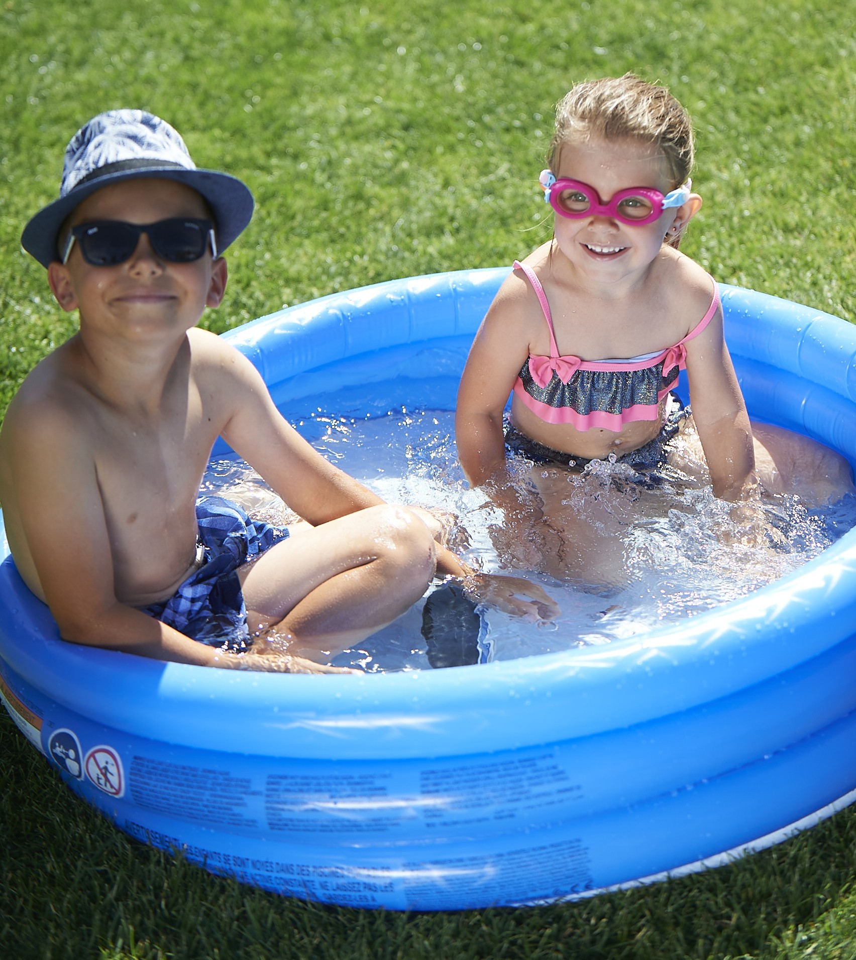 #4013 - ENFANTS_PISCINE_JARDIN.jpg